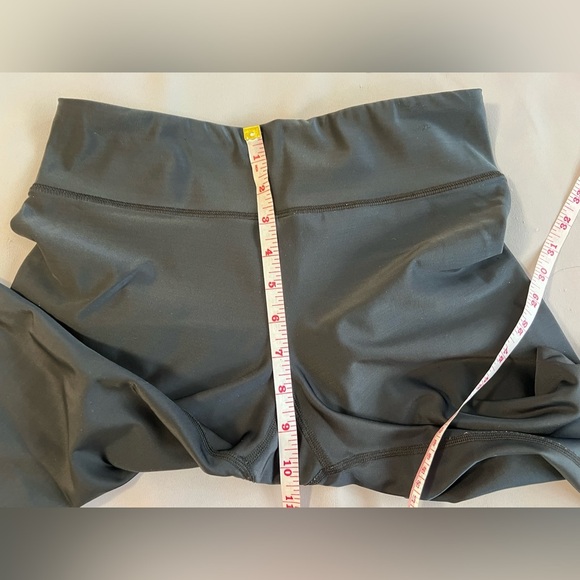 Under Armour UA Heat‎ Gear Capri Black Stretchy Compression Womens Small S - Picture 9 of 9